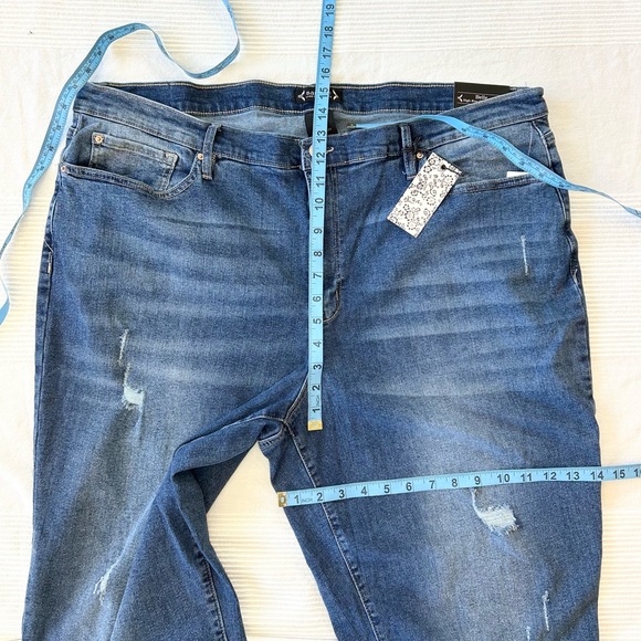 NWT Women's Nanette Lepore Women's Plus Belle High Rise Skinny Straight Jean - Picture 3 of 12